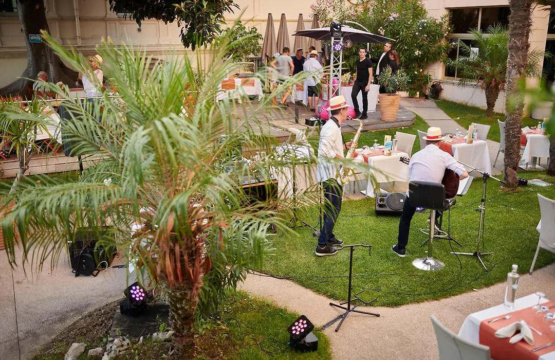 Hotel Vacances Bleues Balmoral-1
