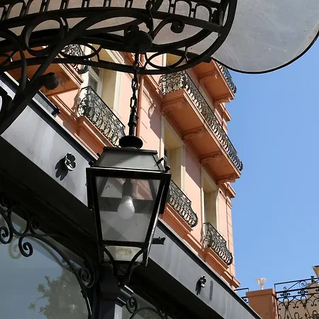 Grand Hotel Des Ambassadeurs-3